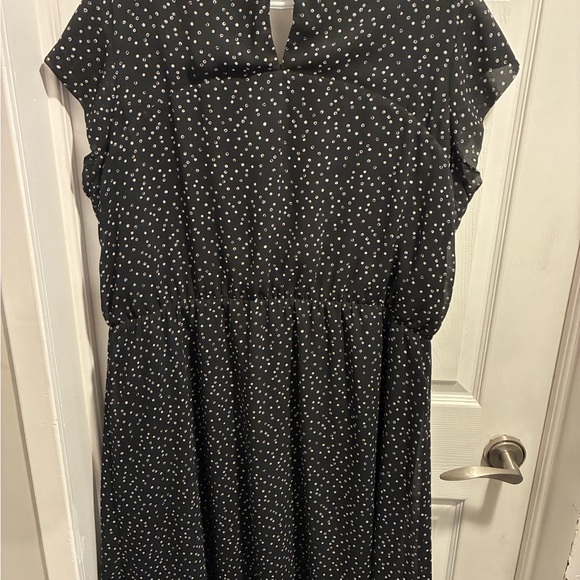 Reitmans Black and White Dotted Midi Dress - Picture 3 of 4